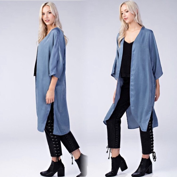 Embroidered floral blue satin cardigan - Picture 4 of 9